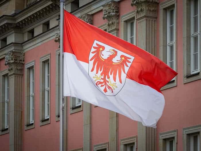 Brandenburger Landtag beschließt Nullrunde bei Diäten und Kürzungen der Fraktionsmittel