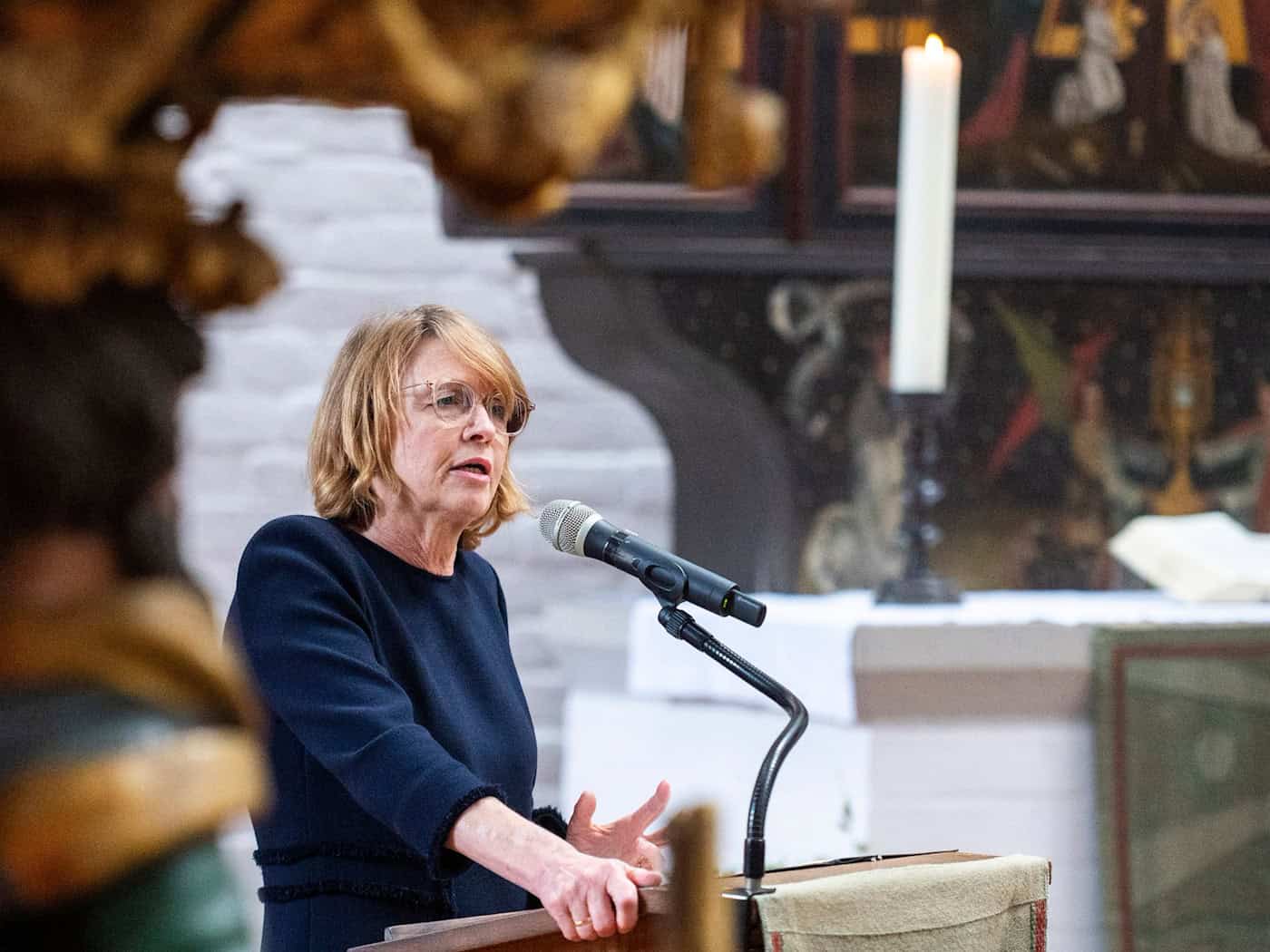 Elke Büdenbender ruft zu einem achtsamen Umgang mit der Sprache auf / Foto: Christophe Gateau/dpa