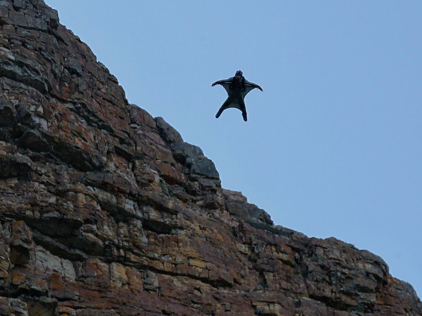 Wingsuits-Piloten sprechen von einem Gefühl des Fliegen (Symbolbild) / Foto: Nic Bothma/dpa