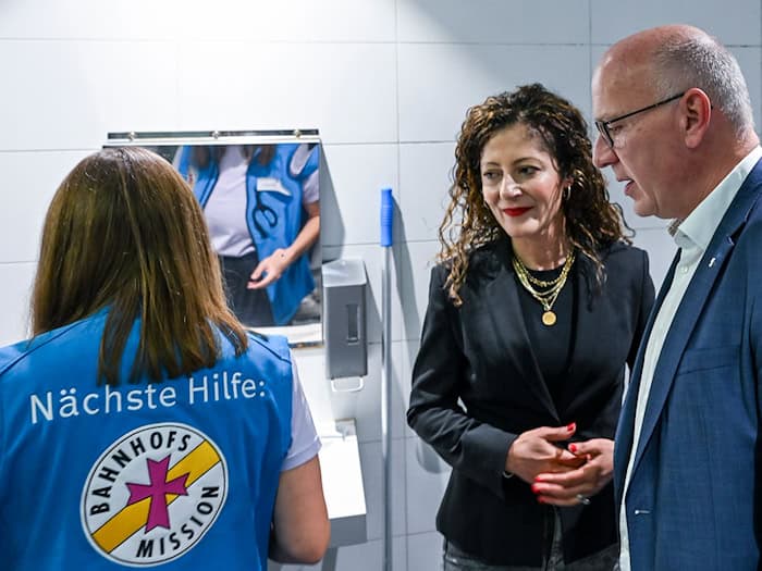 Hygienecenter am Bahnhof Zoo in Berlin feiert zehnjähriges Bestehen