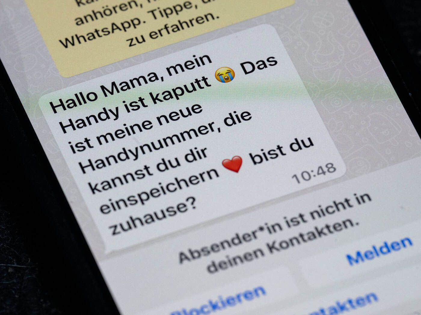 Trickbetrüger geben enge verwandtschaftliche Verhältnisse vor. (Symbolbild) / Foto: Sebastian Gollnow/dpa