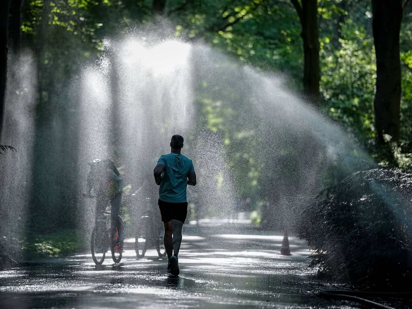 Es gibt eine Hitzewarnung für das Wochenende in Berlin. (Archivbild) / Foto: Kay Nietfeld/dpa