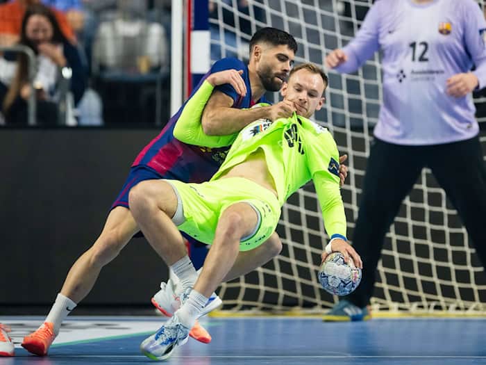 Welthandballer Mathias Gidsel traf gegen Barcelona erst nach 25 Minuten zum ersten Mal.  / Foto: Marius Becker/dpa