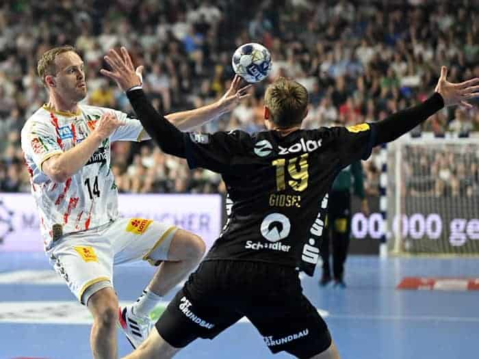 Beim Final Fpur in der Champions League kommt es zwischen Berlin und Magdeburg im Halbfinale zur Neuauflage des Vorjahres-Endspiels. (Archivbild)  / Foto: Marius Becker/dpa