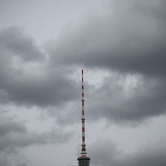 Die kommenden Tage werden grau und gelegentlich nass - doch Sonne ist in Sicht. (Symbolbild) / Foto: Britta Pedersen/dpa