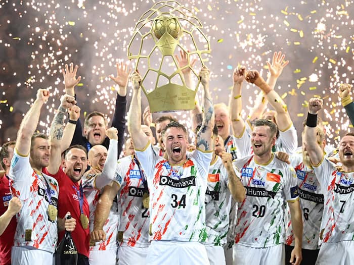 Feierten 2025 den Titel in der Champions League: Die Handballer des SC Magdeburg. (Archivbild) / Foto: Marius Becker/dpa