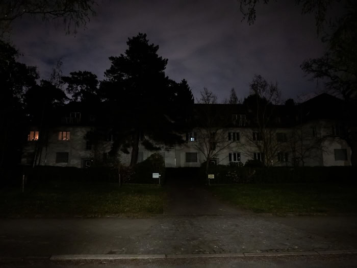 Beim Stromausfall Anfang des Jahres blieben Tausende von Wohnungen im Berliner Südwesten dunkel. (Archivbild)  / Foto: Christoph Soeder/dpa