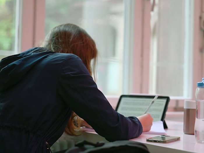 Eine angesagte Ausgehszene, renommierte Unis und ein internationaler Flair - Berlin hat Studierenden viel zu bieten. (Symbolbild)  / Foto: Maximilian von Klenze/dpa