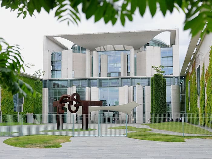 Die Regierungszentrale öffnet die Pforten für die Bürgerinnen und Bürger. (Archivbild) / Foto: Michael Kappeler/dpa