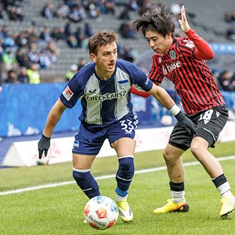 Michal Karbownik (l) wechselt in die Türkei. (Archivbild) / Foto: Andreas Gora/dpa