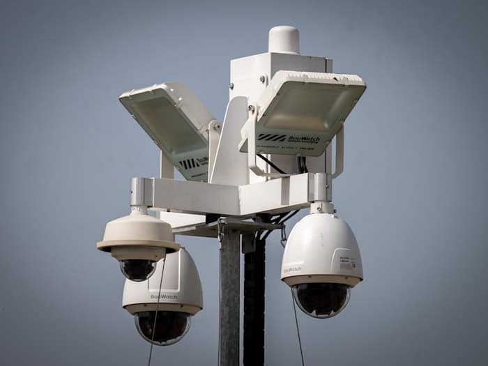 KI-gestützte Videokameras sollen in Berlin an Orten mit viel Kriminalität und vor Objekten, die bewacht werden, getestet werden. (Symbolbild) / Foto: Soeren Stache/dpa