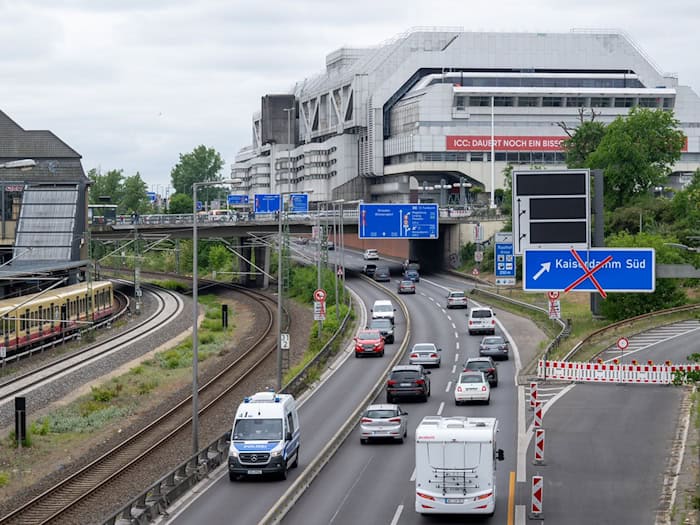 Die A100 nahe ICC und Kaiserdamm ist derzeit Baustelle. (Archivbild)  / Foto: Soeren Stache/dpa