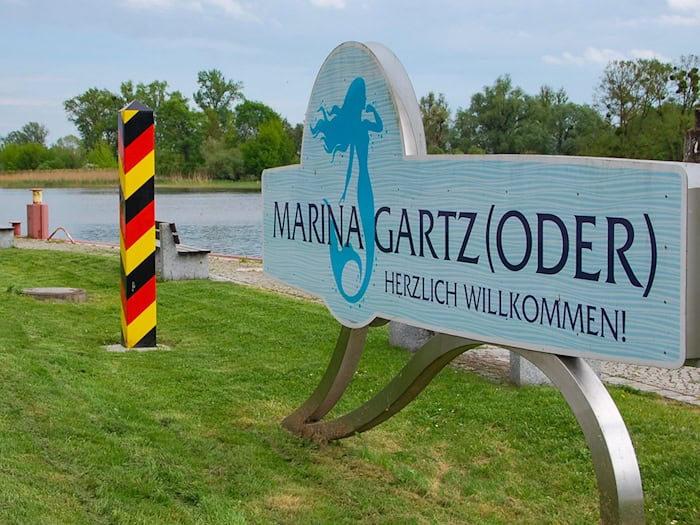 Erstmals können Touristen und Einheimische per Schiff von Stettin nach Gartz fahren. (Archivfoto)  / Foto: Anja Sokolow/dpa-Zentralbild/dpa