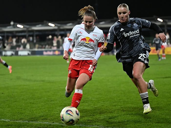 Jella Veit (r) verlässt Eintracht Frankfurt und wechselt zum 1. FC Union Berlin. (Archivbild) / Foto: Jennifer Brückner/dpa