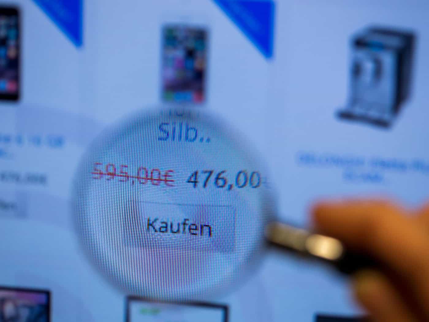 Täuschend echt, oft kaum zu erkennen: Fake-Shops locken mit Schnäppchen und kassieren Geld für Waren, die nie ankommen. (Symbolbild) / Foto: Jens Büttner/dpa-Zentralbild/dpa