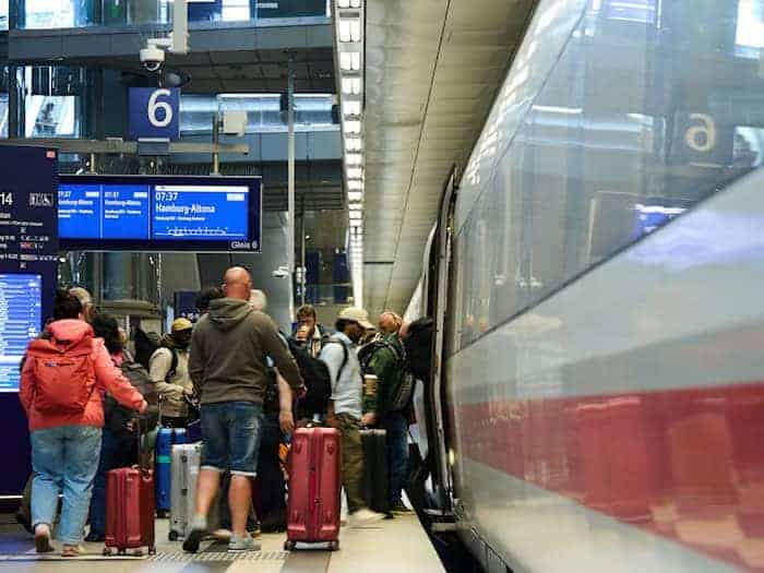 In der ersten Phase der Inbetriebnahme nach der Korridorsanierung sind der Bahn zufolge weiterhin Verzögerungen möglich. / Foto: Annette Riedl/dpa