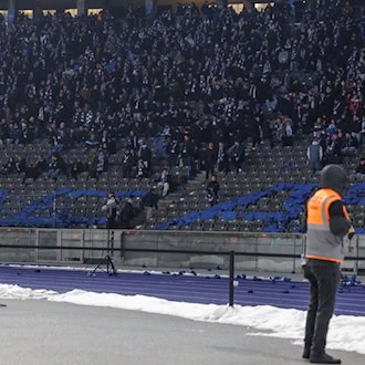 Beim Spiel der 2. Bundesliga zwischen Hertha BSC und dem FC Schalke 04 am 17. Januar war es zu gewalttätigen Ausschreitungen gekommen. (Archivbild)  / Foto: Andreas Gora/dpa