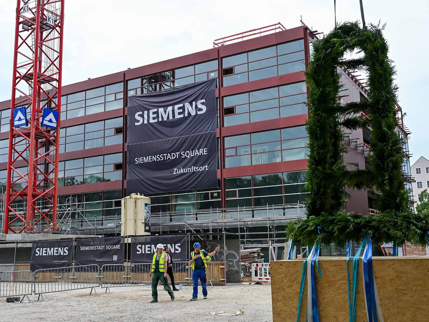 Die ersten Rohbauten auf dem Gelände des neuen Stadtquartiers Siemens Square sind fertig. / Foto: Jens Kalaene/dpa