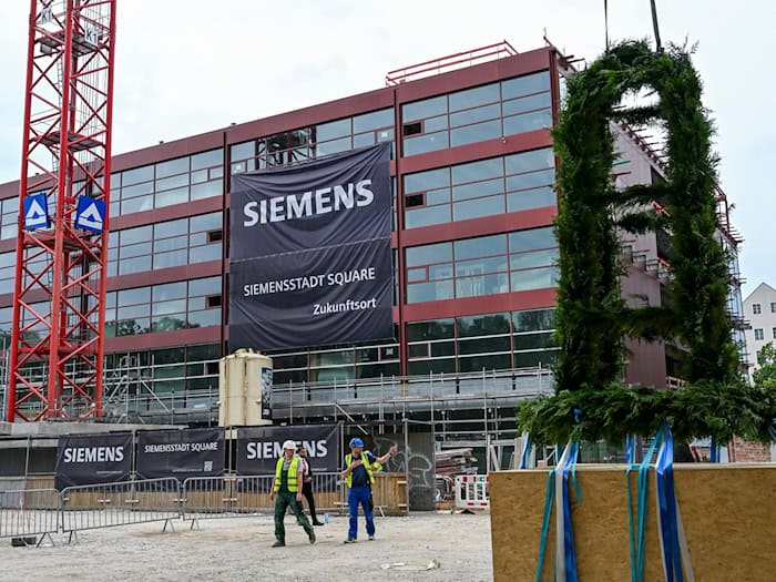 Die ersten Rohbauten auf dem Gelände des neuen Stadtquartiers Siemens Square sind fertig. / Foto: Jens Kalaene/dpa