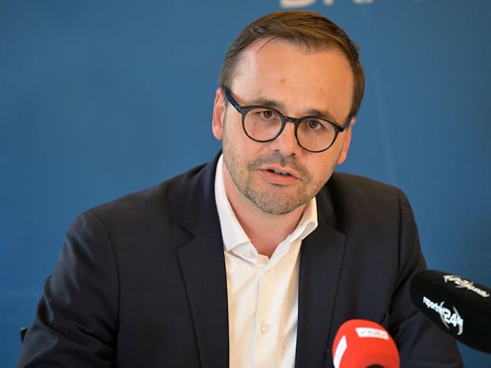 Brandenburgs Innenminister Jan Redmann (CDU) freut sich darüber, dass zwei vermisste Kinder wieder aufgetaucht sind. (Archivbild) / Foto: Michael Bahlo/dpa