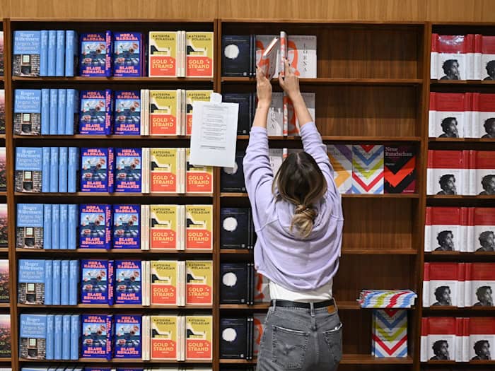 Die S. Fischer Verlage sind auf der Frankfurter Buchmesse stark präsent. (Archivbild) / Foto: Arne Dedert/dpa