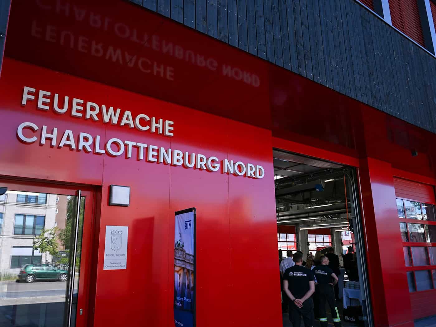 Die «Feuerwache Charlottenburg Nord» ist saniert worden.  / Foto: Jens Kalaene/dpa