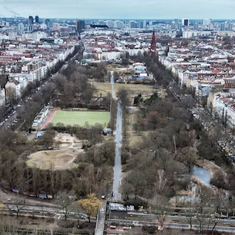 Die Görlitzer Bahnbrücken vom Görlitzer Park nach Treptow sollen nach neuen Plänen als Fuß- und Radwege erhalten bleiben. (Archivbild) / Foto: Britta Pedersen/dpa