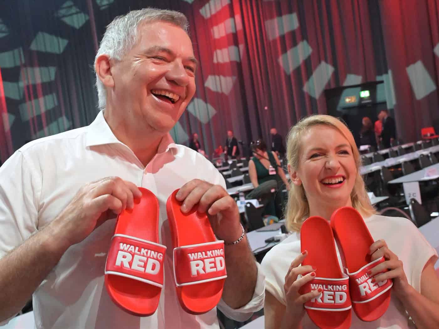 Van Aken und Schwerdtner sind bald kein Führungsduo mehr.  / Foto: Michael Bahlo/dpa