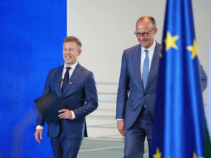 Gut gelaunt im Kanzleramt: Magyar und Merz. / Foto: Kay Nietfeld/dpa