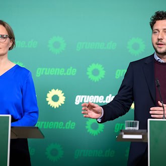 Franziska Brantner und Felix Banaszak, die Bundesvorsitzenden von Bündnis 90/Die Grünen. (Archivbild)  / Foto: Bernd von Jutrczenka/dpa