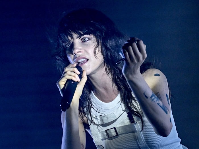 Cara Delevingne startet Musiktournee mit Konzertauftakt in Berlin