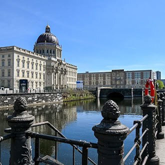 Das Humboldt Forum - ein großes Kulturzentrum an der Spree. (Archivbild) / Foto: Jens Kalaene/dpa