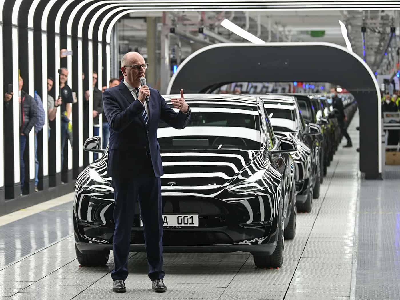 Brandenburgs Ministerpräsident Dietmar Woidke (SPD) begrüßt die Pläne von US-Elektroautobauer Tesla zur Einstellung von zusätzlich 1.000 Mitarbeitern. (Archivbild) / Foto: Patrick Pleul/dpa-Zentralbild/dpa