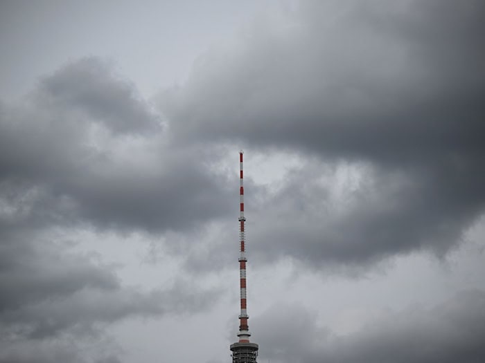 Stellenweise kommt es auch zu starken Böen. (Symbolbild) / Foto: Britta Pedersen/dpa