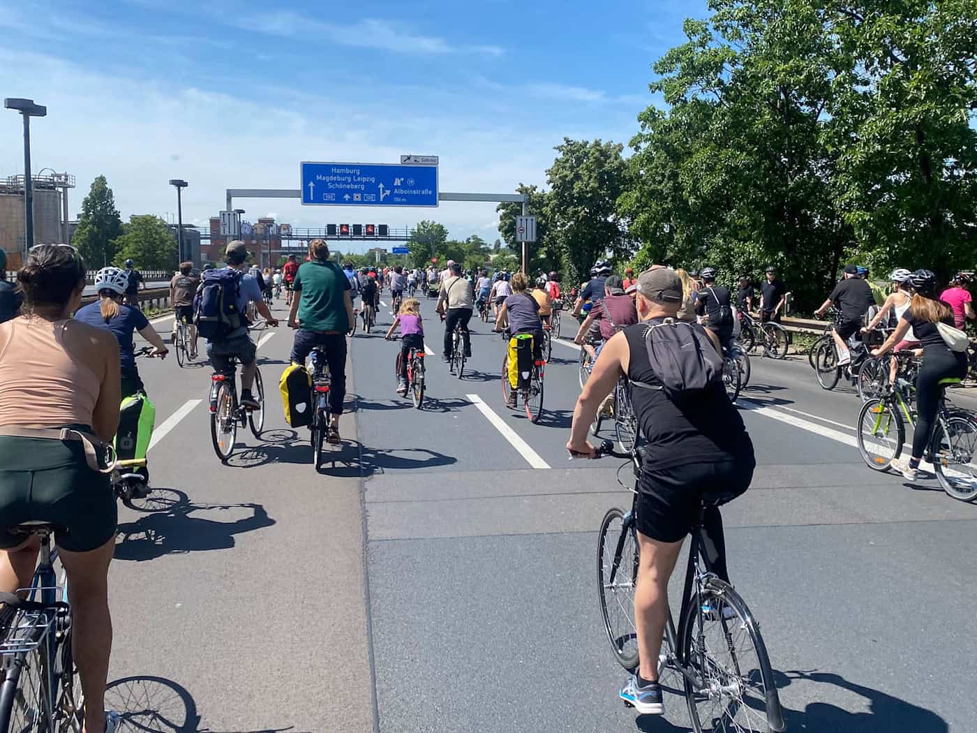 Bei der großen Fahrradsternfahrt des Allgemeinen Deutschen Fahrrad-Clubs (ADFC) Berlin können die Teilnehmer jedes Jahr auch Autobahnabschnitte befahren. (Archivbild) / Foto: Anja Mia Neumann/dpa