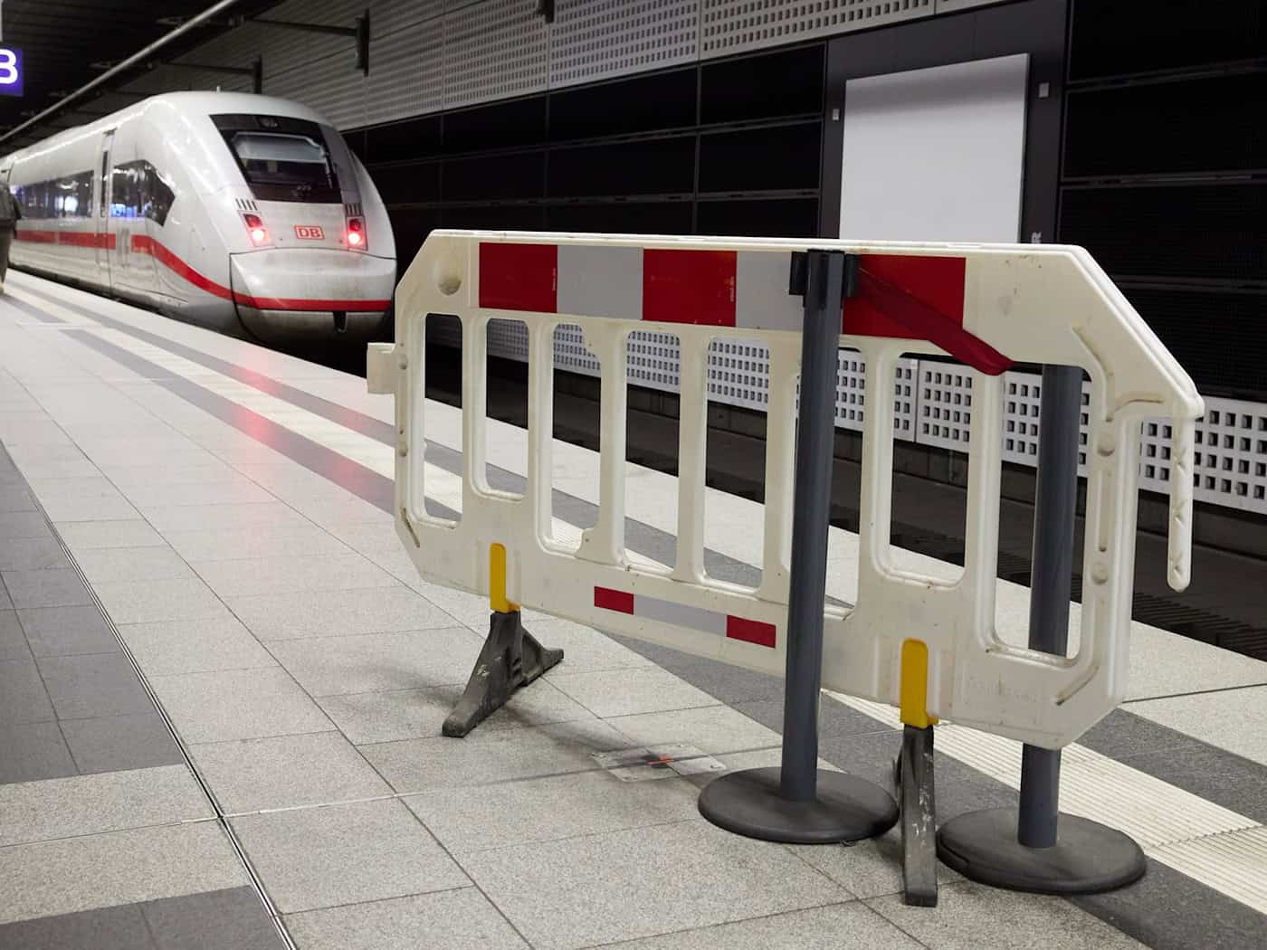 Die Generalsanierung ist zu Ende: Die Züge fahren wieder zwischen Hamburg und Berlin. (Archivbild) / Foto: Joerg Carstensen/dpa