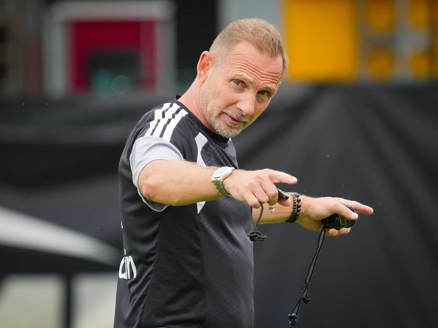 Cheftrainer Mauro Lustrinelli hatte mit Union beim Regionalligisten Chemnitzer FC den ersten besseren Gegner in der Vorbereitung. (Archivbild) / Foto: Soeren Stache/dpa