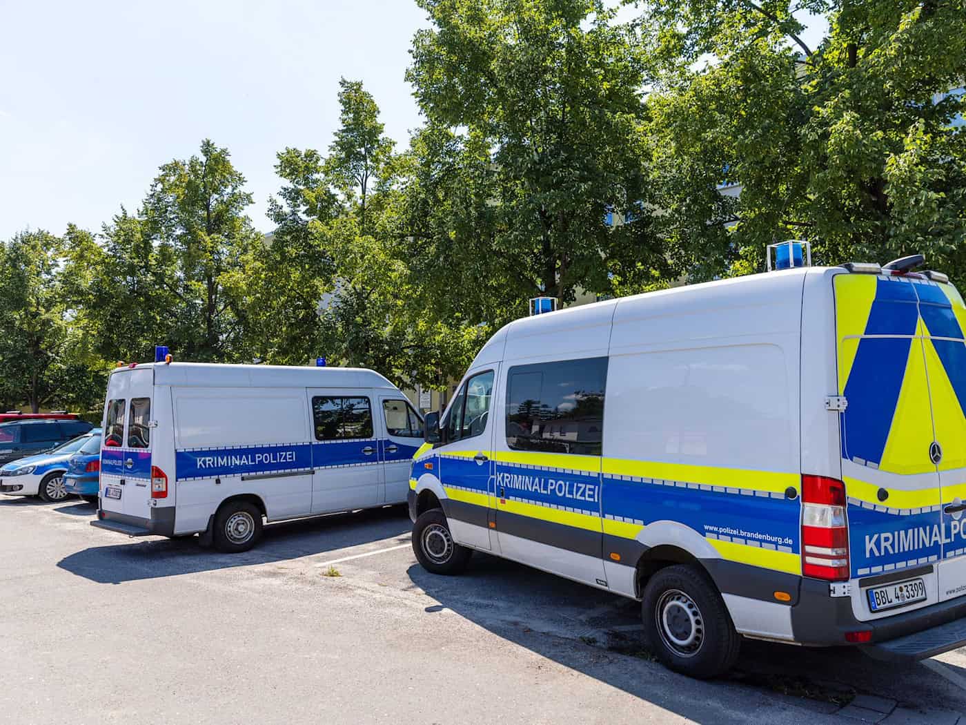 Im Jugendamt in Finsterwalde eskalierte am Mittwoch ein Streit: Ein Mann soll eine Mitarbeiterin bedroht und dann in ihrem Büro Feuer gelegt haben. / Foto: Frank Hammerschmidt/dpa