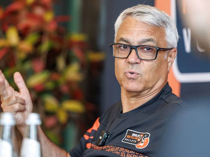 Andrea Anastasi steht vor seiner ersten Saison als Trainer der BR Volleys. (Archivbild) / Foto: Andreas Gora/dpa