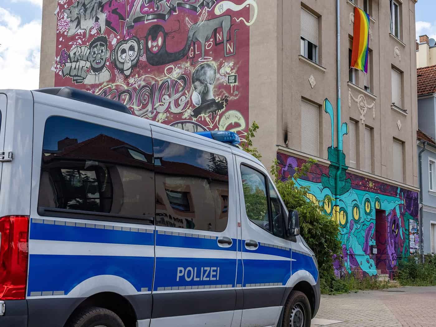 Nach der versuchten schweren Brandstiftung auf ein alternatives Wohnprojekt in Cottbus hat die Staatsanwaltschaft noch keine Täter ermittelt. (Archivbild) / Foto: Frank Hammerschmidt/dpa