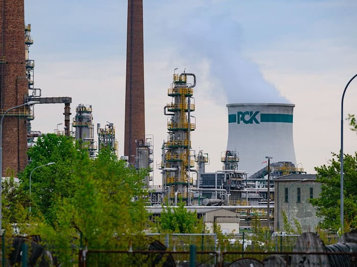 Wie geht es weiter mit der Ölraffinerie PCK in Schwedt im Nordosten Brandenburgs? / Foto: Patrick Pleul/dpa