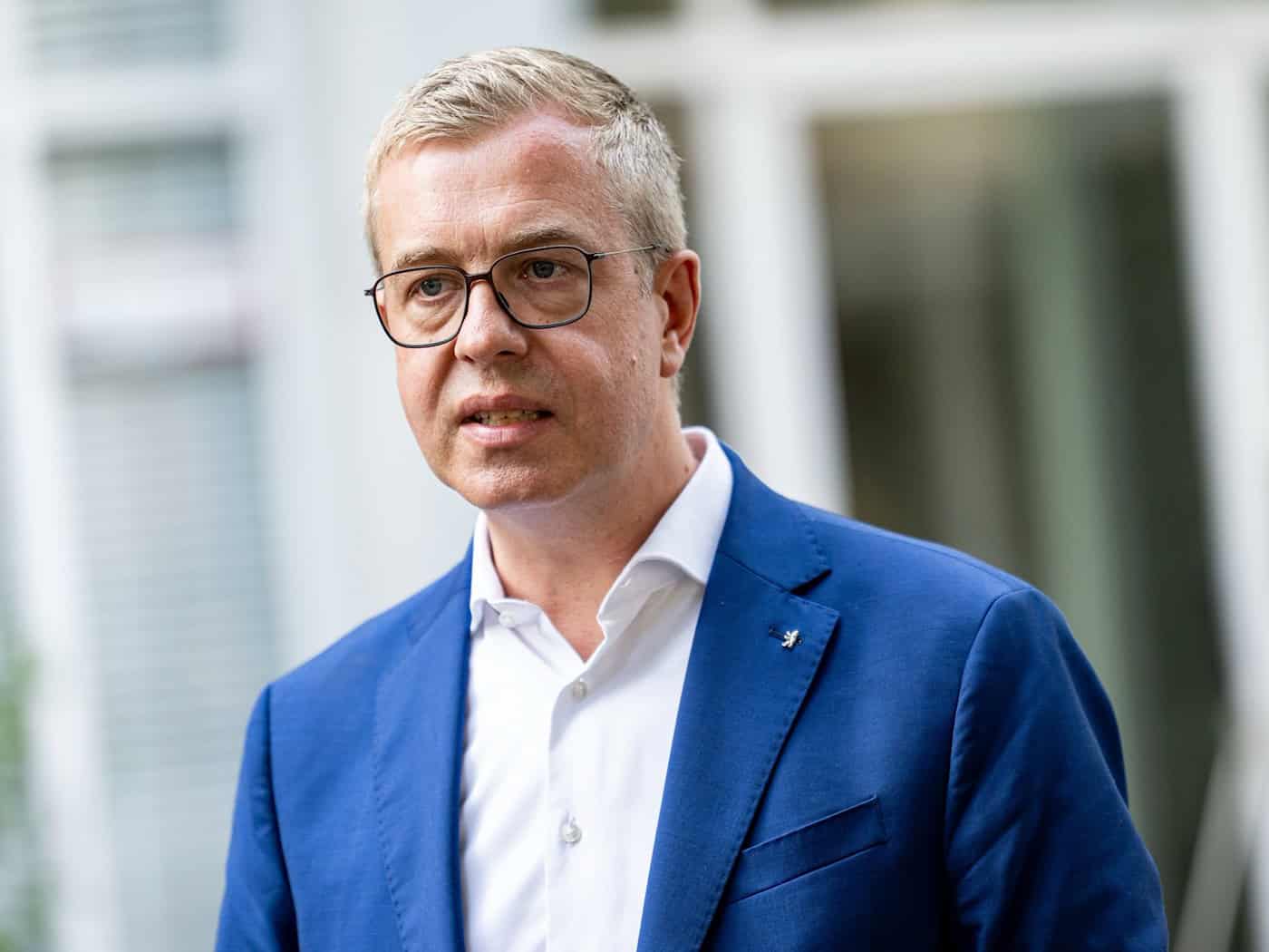 Berlins CDU-Spitzenkandidat Stefan Evers hält es für schwierig, in der Debatte um Leihmutterschaft Position zu beziehen. (Archivfoto)   / Foto: Fabian Sommer/dpa