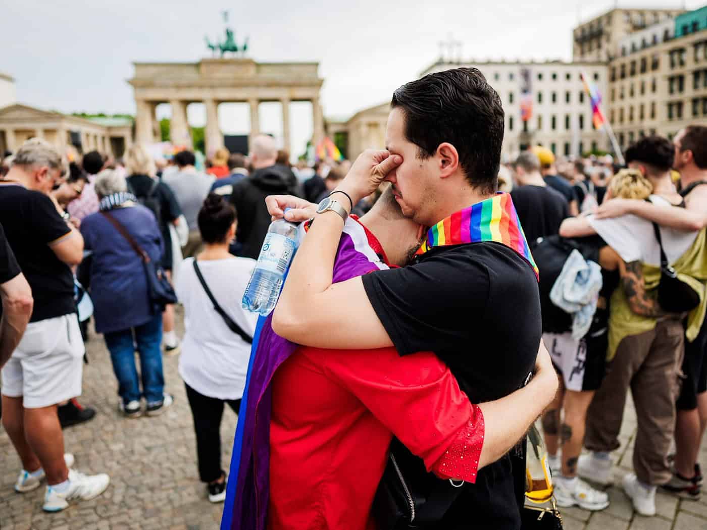 Der Berliner Christopher Street Day (CSD) endete am Samstagabend in einer Tragödie.    / Foto: Christoph Soeder/dpa