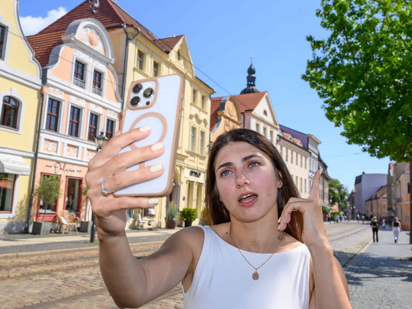 Diana Yukhemets erreicht mit ihren Videos zum Teil hunderttausende Menschen. / Foto: Patrick Pleul/dpa