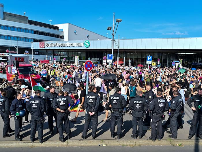Festnahmen bei Demo am Rande des CSD in Berlin