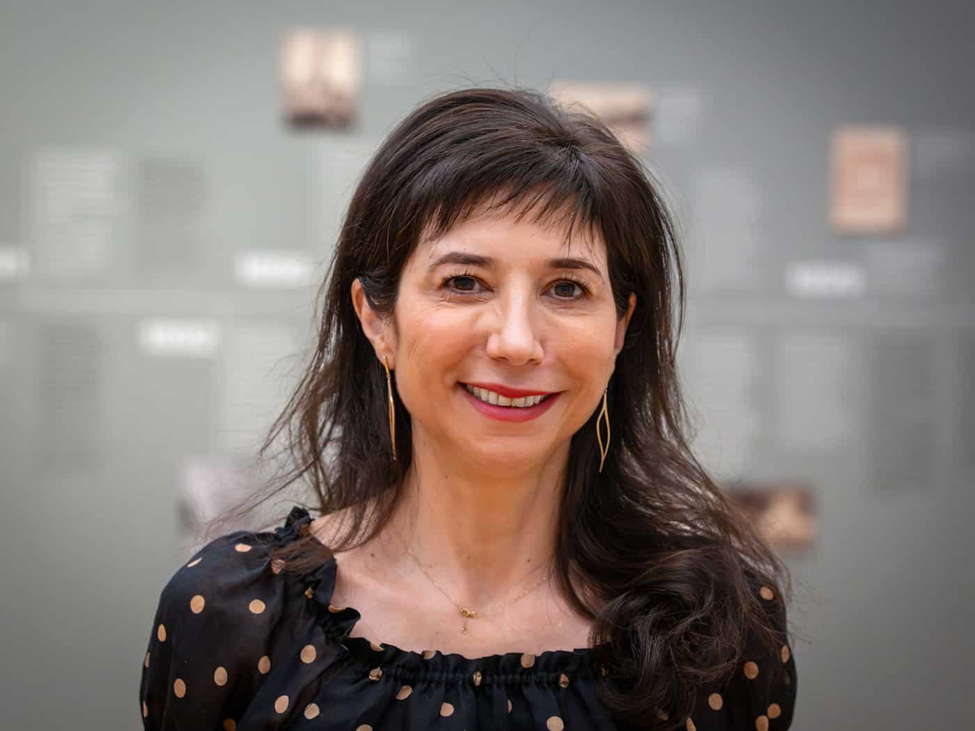 Die Urenkelin Charlotte Cachin des Malers Paul Signac war beim ersten Blick in die neue Barberini-Ausstellung dabei. / Foto: Soeren Stache/dpa