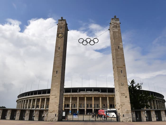 Vor dem Konzert der Foo Fighters kam im Olympiastadion in Berlin Besorgnis wegen schlechten Wetters auf. (Symbolbild)  / Foto: Jens Kalaene/dpa-Zentralbild/dpa