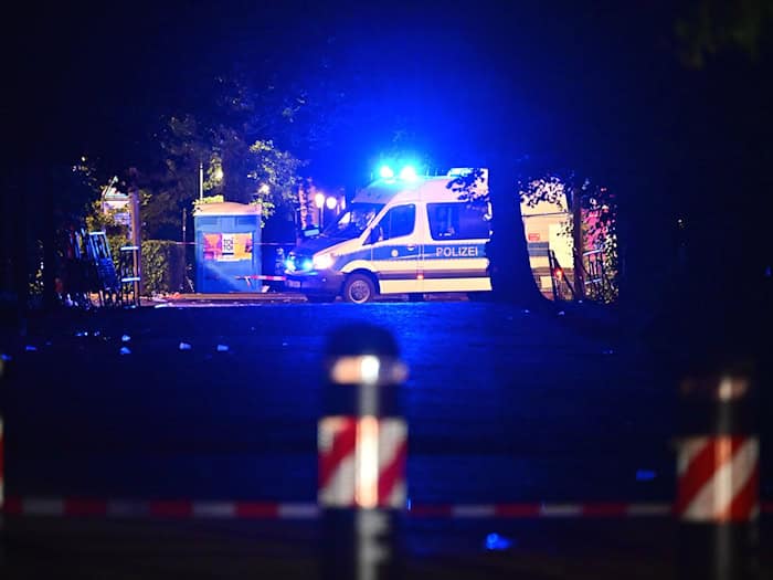Der Anschlag am Rande des Berliner CSD löst auch eine Debatte über die Sicherheit queerer Menschen aus.  / Foto: Sebastian Gollnow/dpa