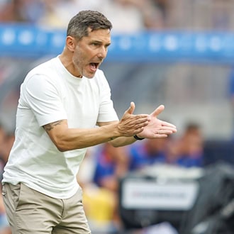 Trainer Stefan Leitl von Hertha BSC wartet immer noch auf seinen ersten externen Neuzugang. (Archivbild) / Foto: Andreas Gora/dpa