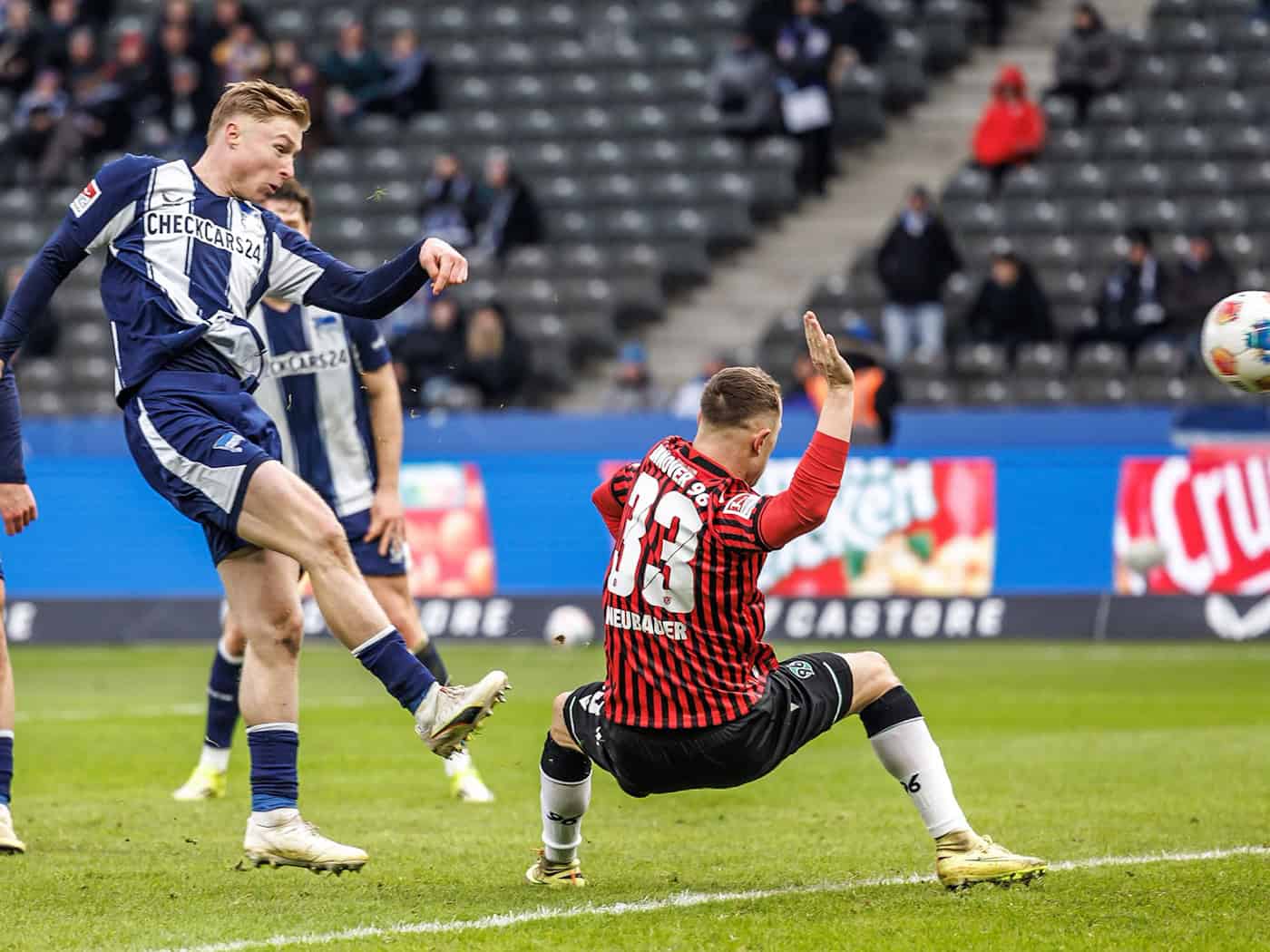 Julian Eitschberger brachte Hertha spät in Führung. (Archivbild) / Foto: Andreas Gora/dpa